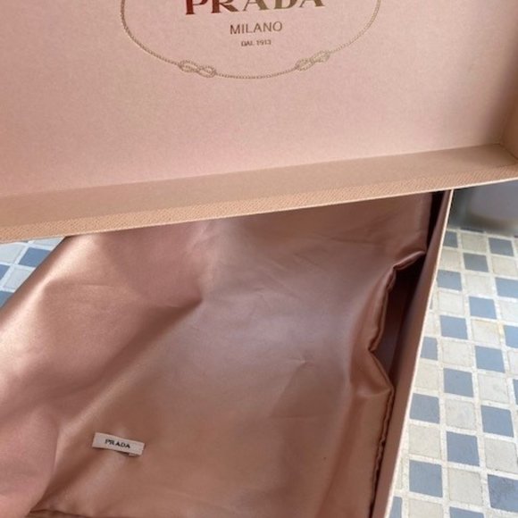 Saffiano Leather Jeweled Flat Calzature Donna - Picture 11 of 11